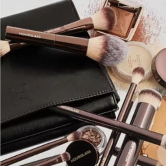 NIB Hourglass Set of 7 Travel Brush Set with Vegan Leather Case - Picture 5 of 6